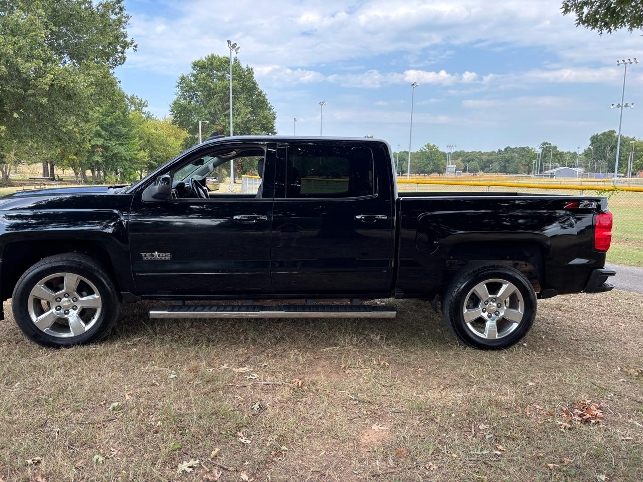 chevrolet silverado 1500 2018 3GCUKREC9JG585628 image chevrolet silverado 1500 2018 3GCUKREC9JG585628 image